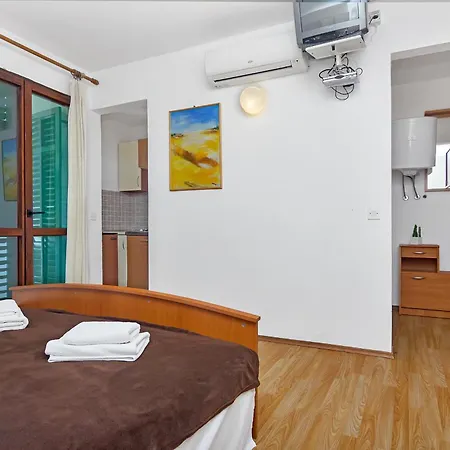 Apartmani Cico Gdinj Exterior photo