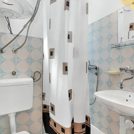 Apartmani Cico Gdinj Exterior photo