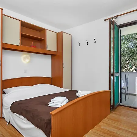 Apartmani Cico Gdinj Exterior photo