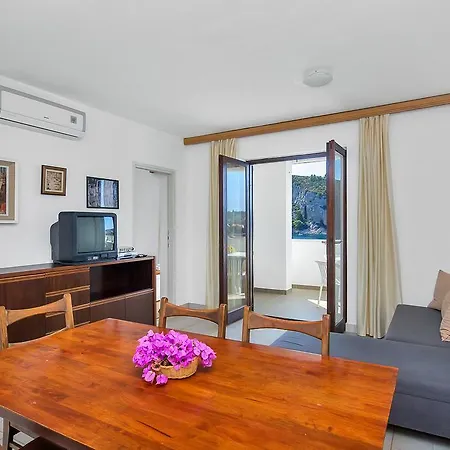 Apartmani Cico Gdinj Exterior photo