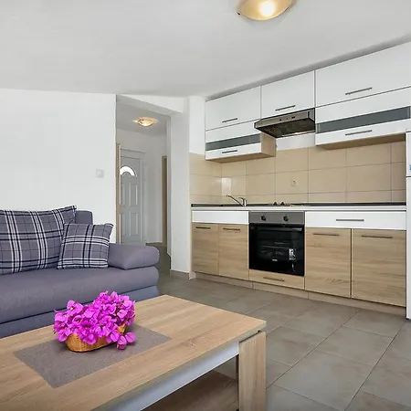 Apartmani Cico Gdinj Exterior photo