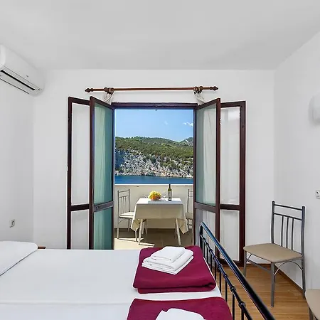 Apartmani Cico Gdinj Exterior photo