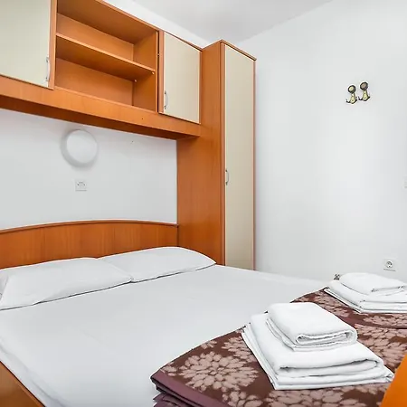 Apartmani Cico Gdinj Exterior photo