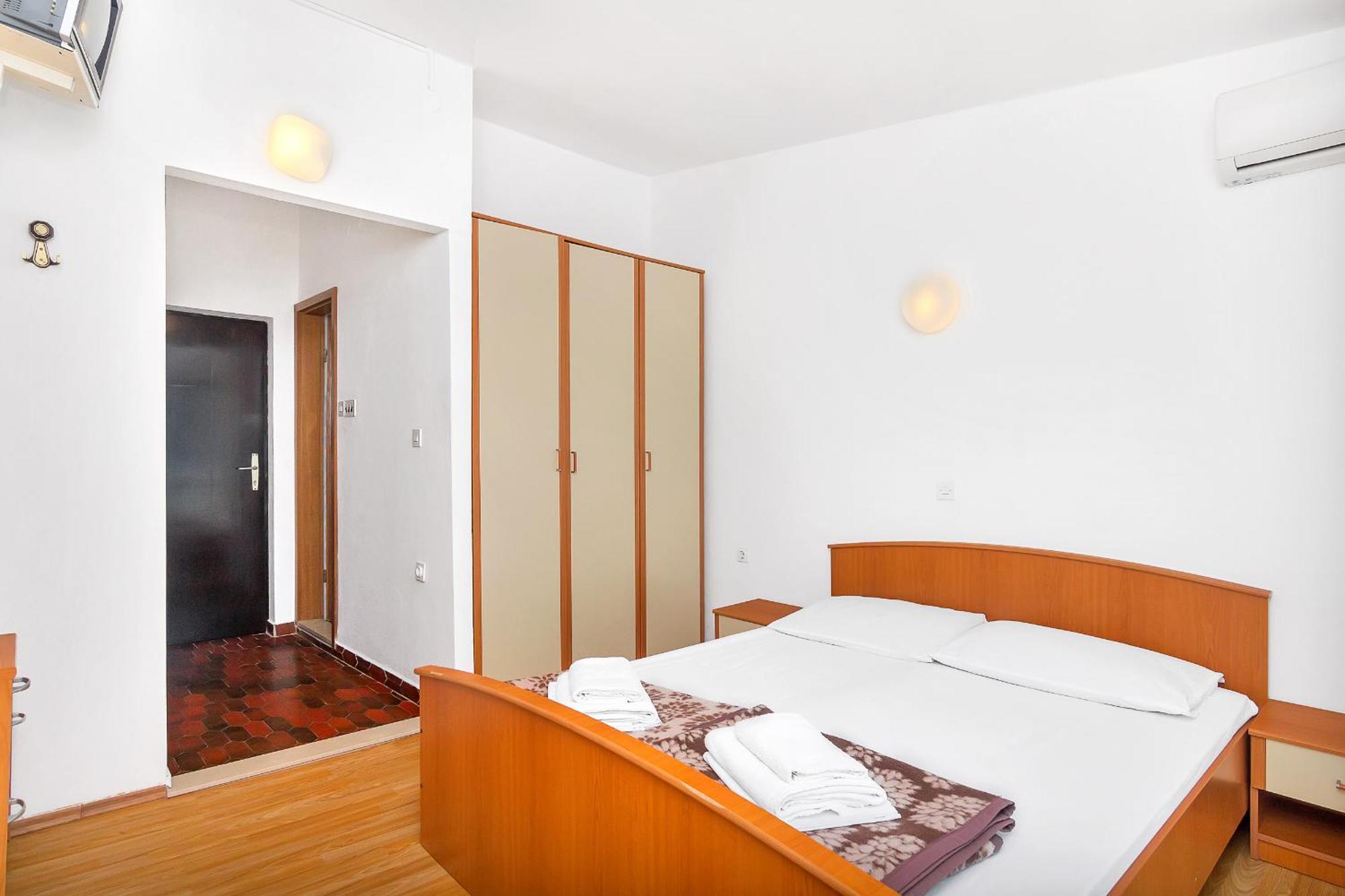 Apartament Cico Gdinj