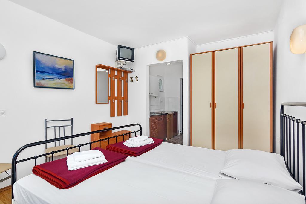 Apartament Cico Gdinj